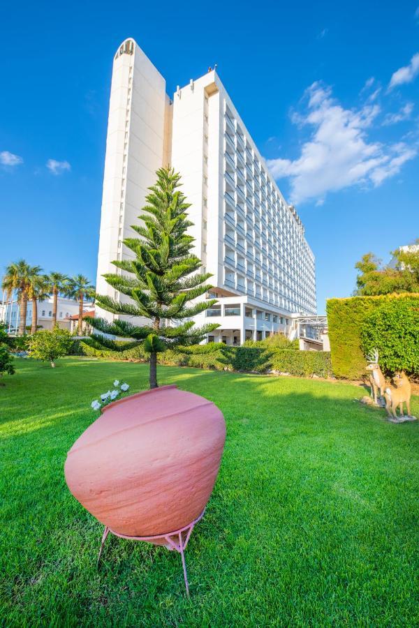 Salamis Bay Conti Resort Hotel & Casino Famagusta  Exteriér fotografie The hotel in 2016