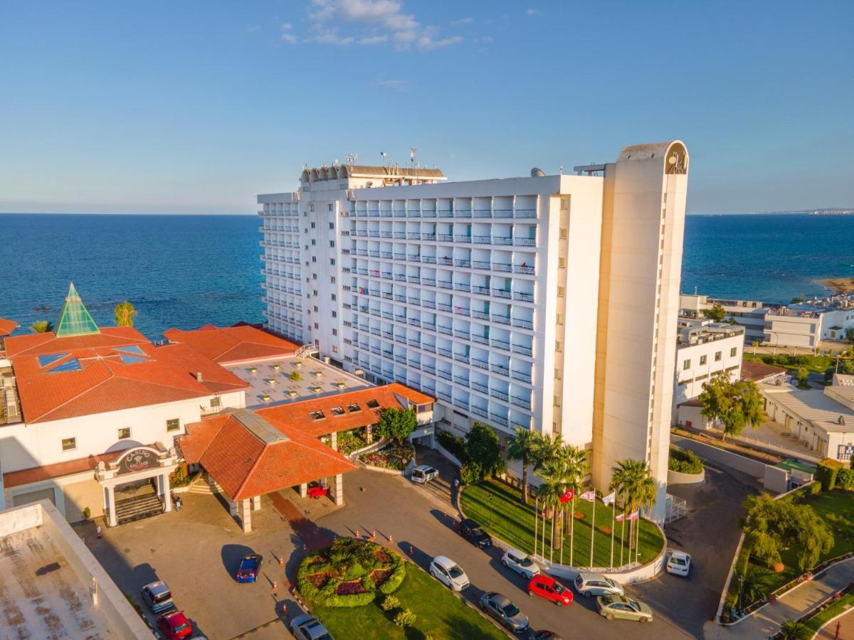 Salamis Bay Conti Resort Hotel & Casino Famagusta  Exteriér fotografie Aerial view of the hotel
