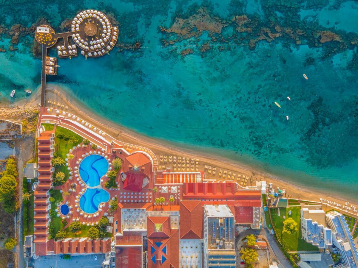 Salamis Bay Conti Resort Hotel & Casino Famagusta  Exteriér fotografie Aerial view of the resort