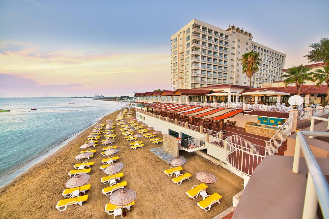 Salamis Bay Conti Resort Hotel & Casino Famagusta  Exteriér fotografie The hotel's beach