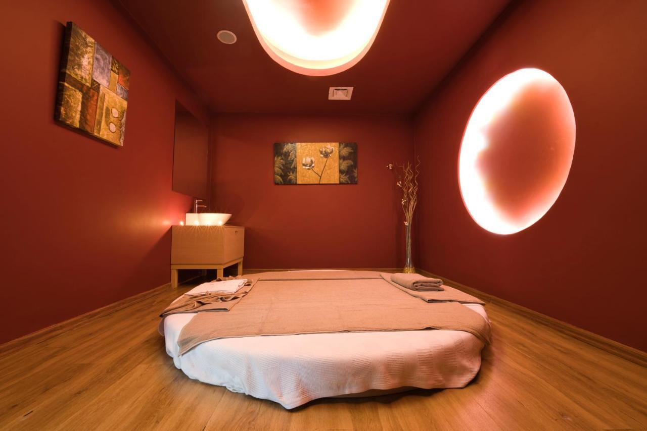 Salamis Bay Conti Resort Hotel & Casino Famagusta  Exteriér fotografie A massage room at a spa