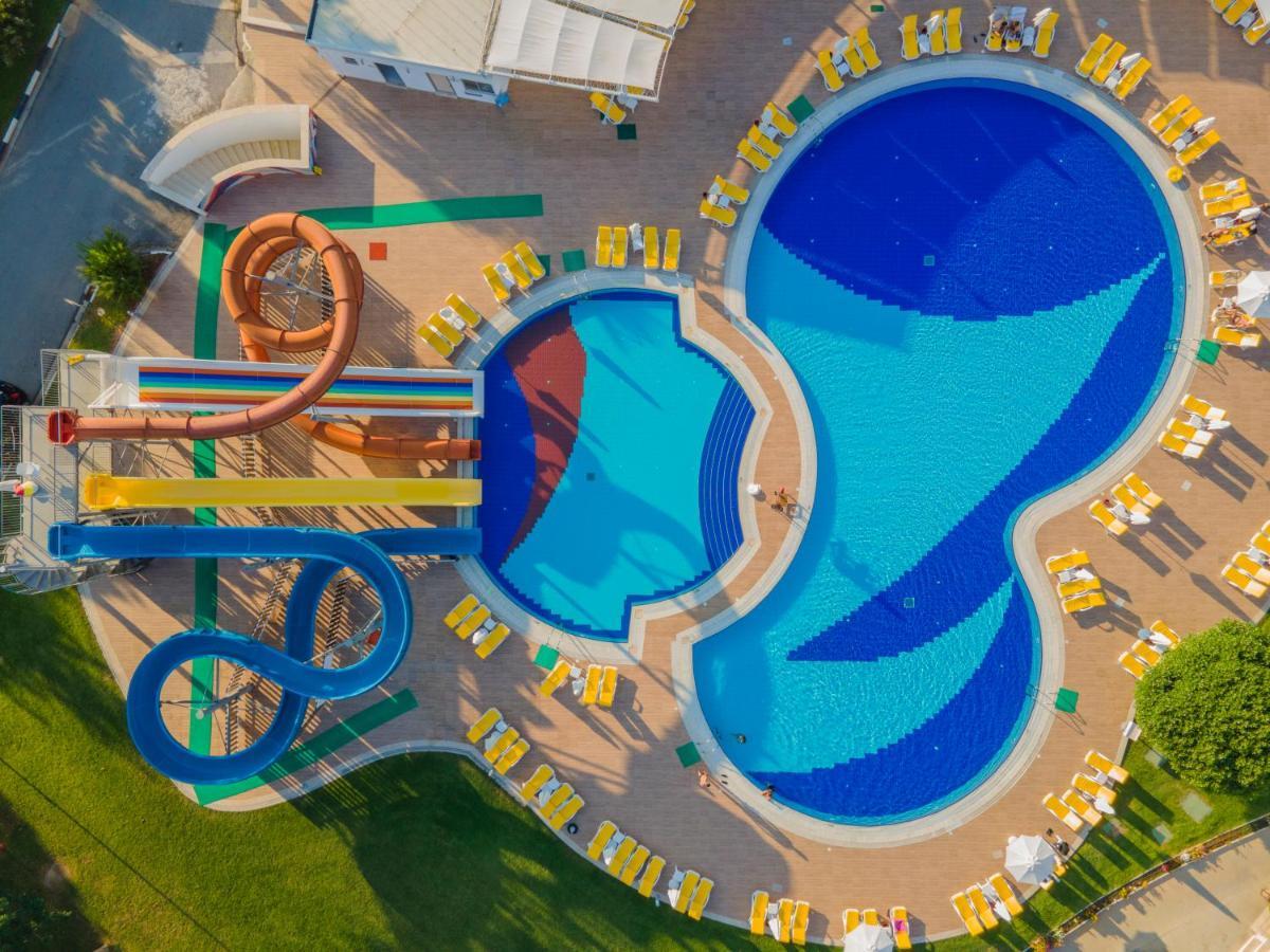 Salamis Bay Conti Resort Hotel & Casino Famagusta  Exteriér fotografie Aerial view of the water park