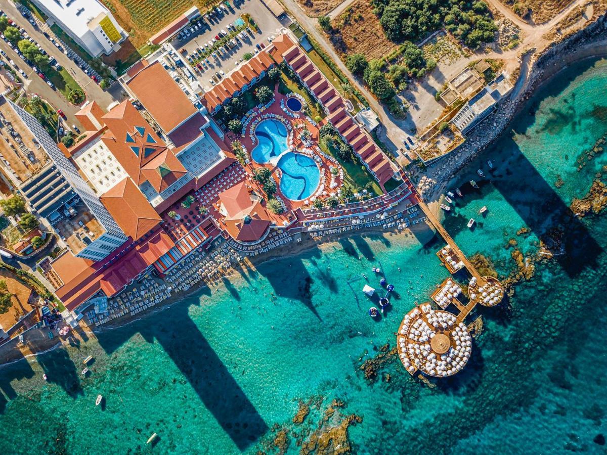 Salamis Bay Conti Resort Hotel & Casino Famagusta  Exteriér fotografie Aerial view of the resort