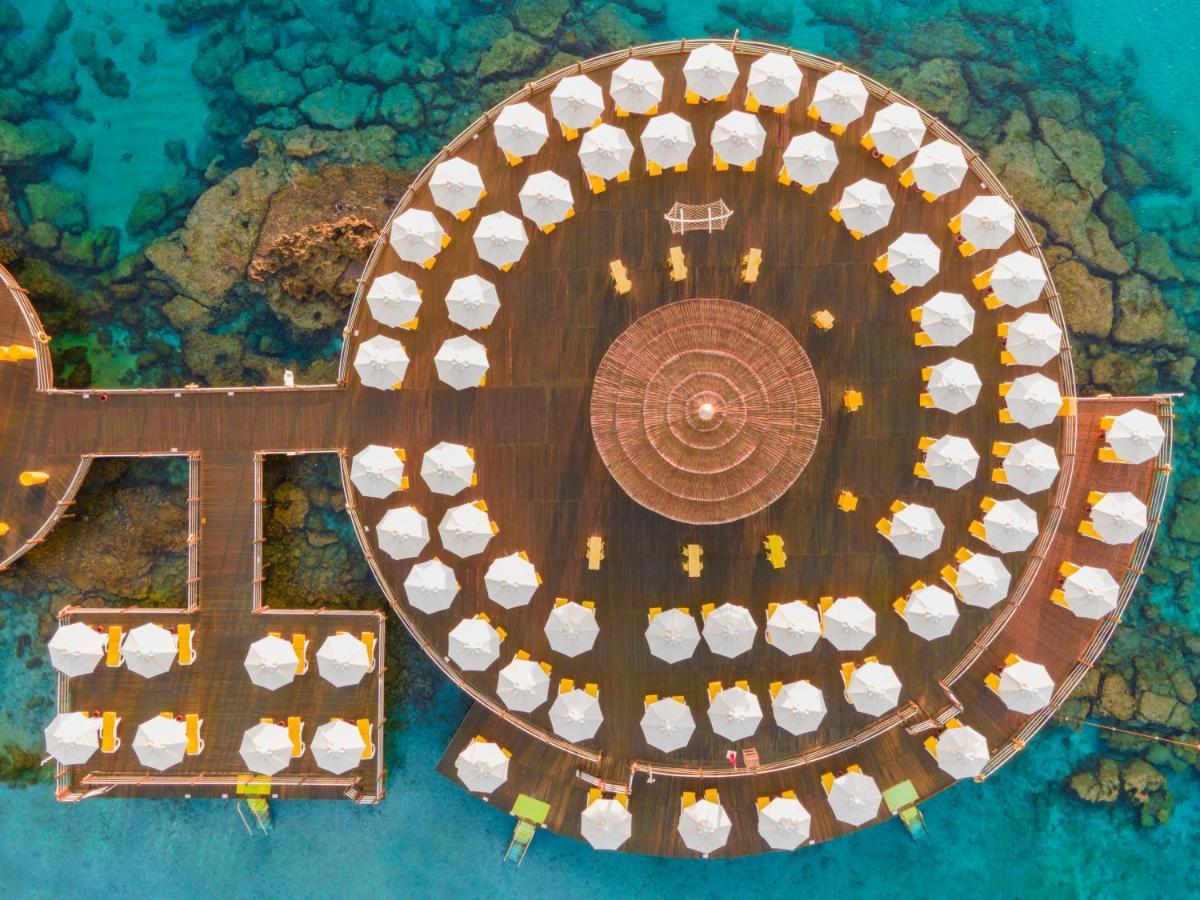 Salamis Bay Conti Resort Hotel & Casino Famagusta  Exteriér fotografie Aerial view of the floating bar